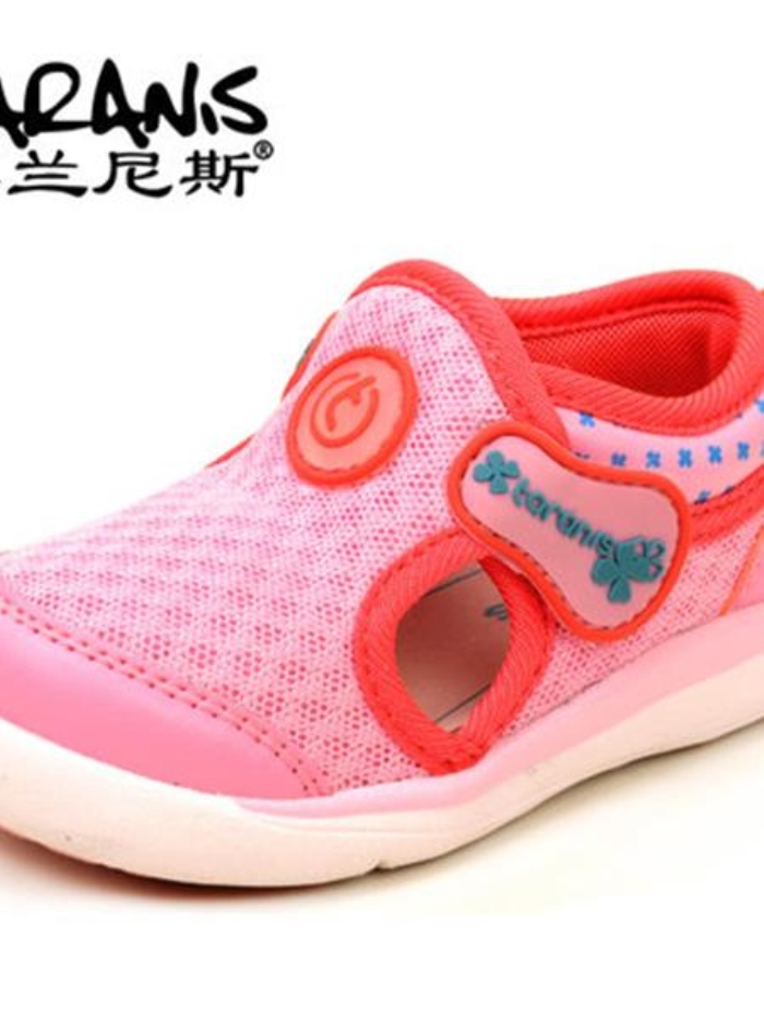 泰兰尼斯童装产品图