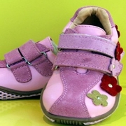创业投资迪乐尼童装童鞋品牌轻松获利