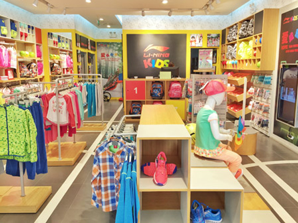 李寧KIDS童裝店鋪展示