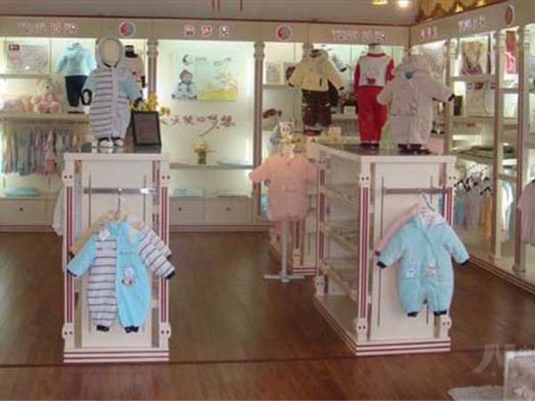 婴梦儿童装店铺展示