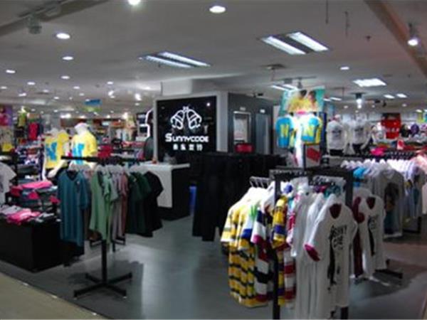 泰东双铃童装店铺展示